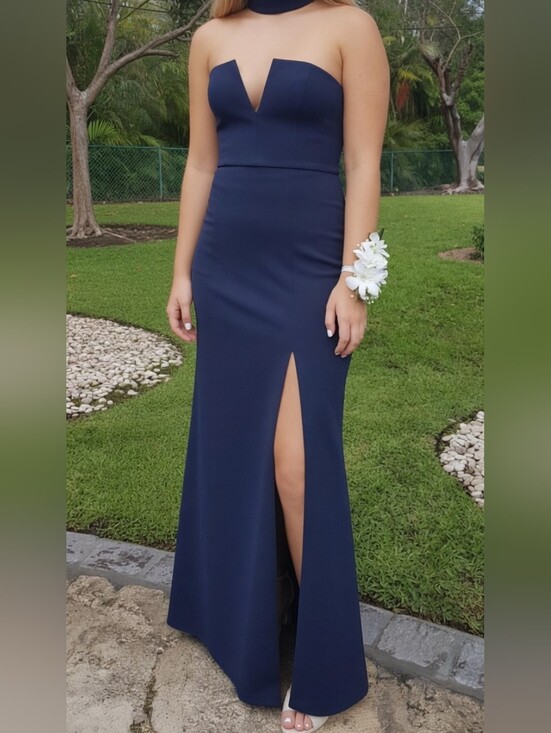 BCBGMaxAzria Dresses & Skirts - BCBGMAXAZRIA Navy Blue Strapless Gown with Choker Neckband – Size 4